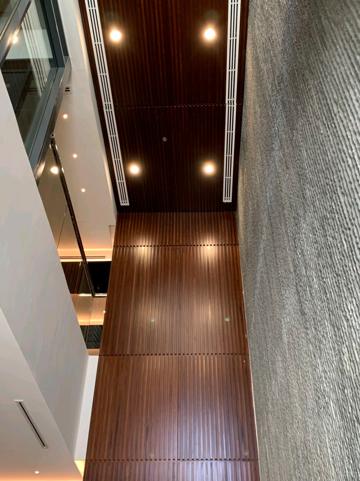 Linear ceiling detail